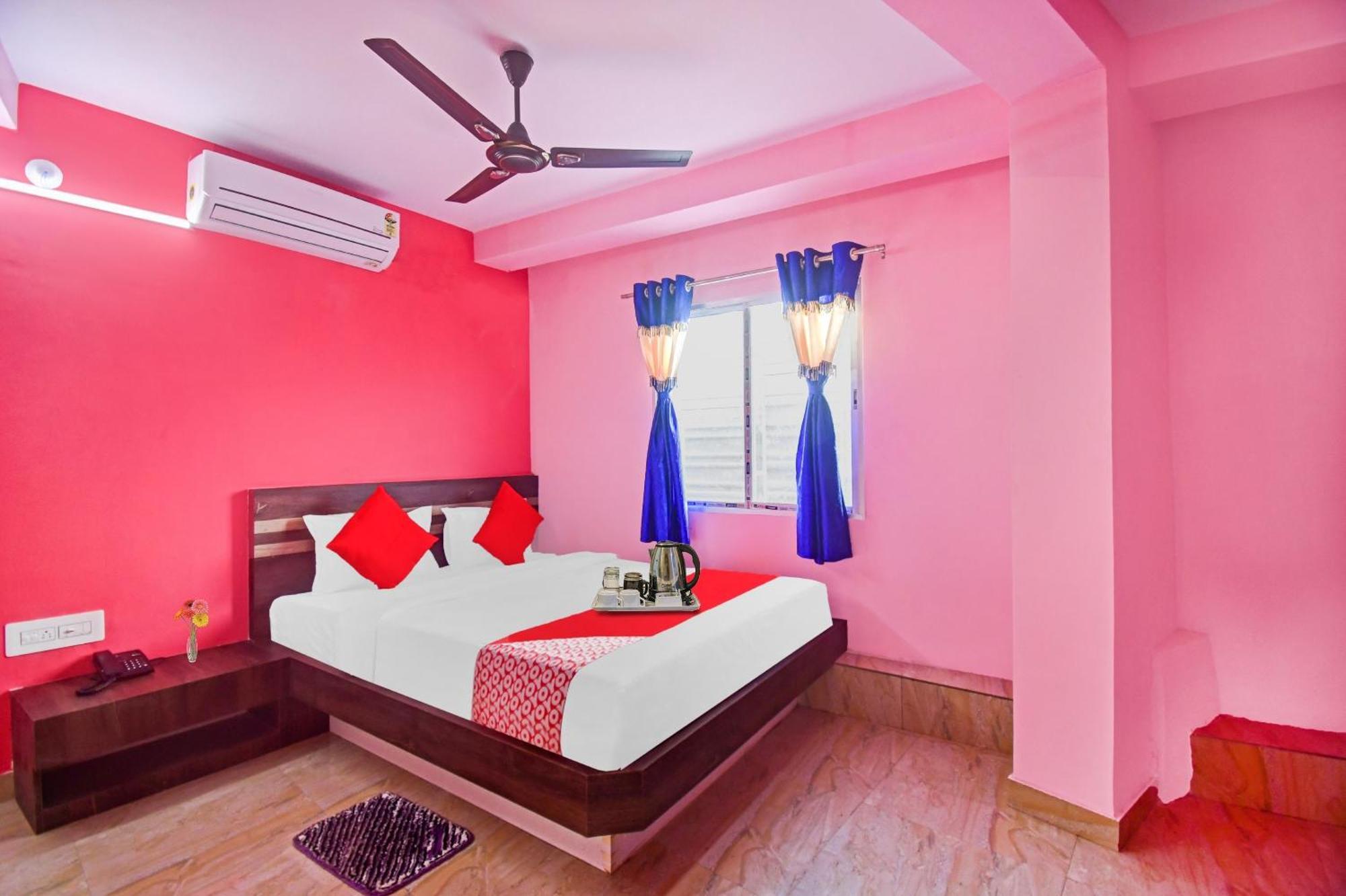 Flagship Shyamali Hotel